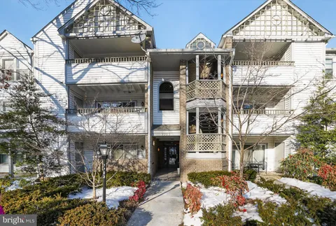 7703 Lafayette Forest Drive Unit 24, Annandale, VA MLS: VAFX2289418