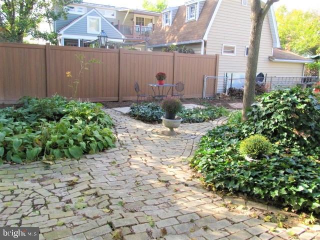 MICHAELTON MANOR - Residential