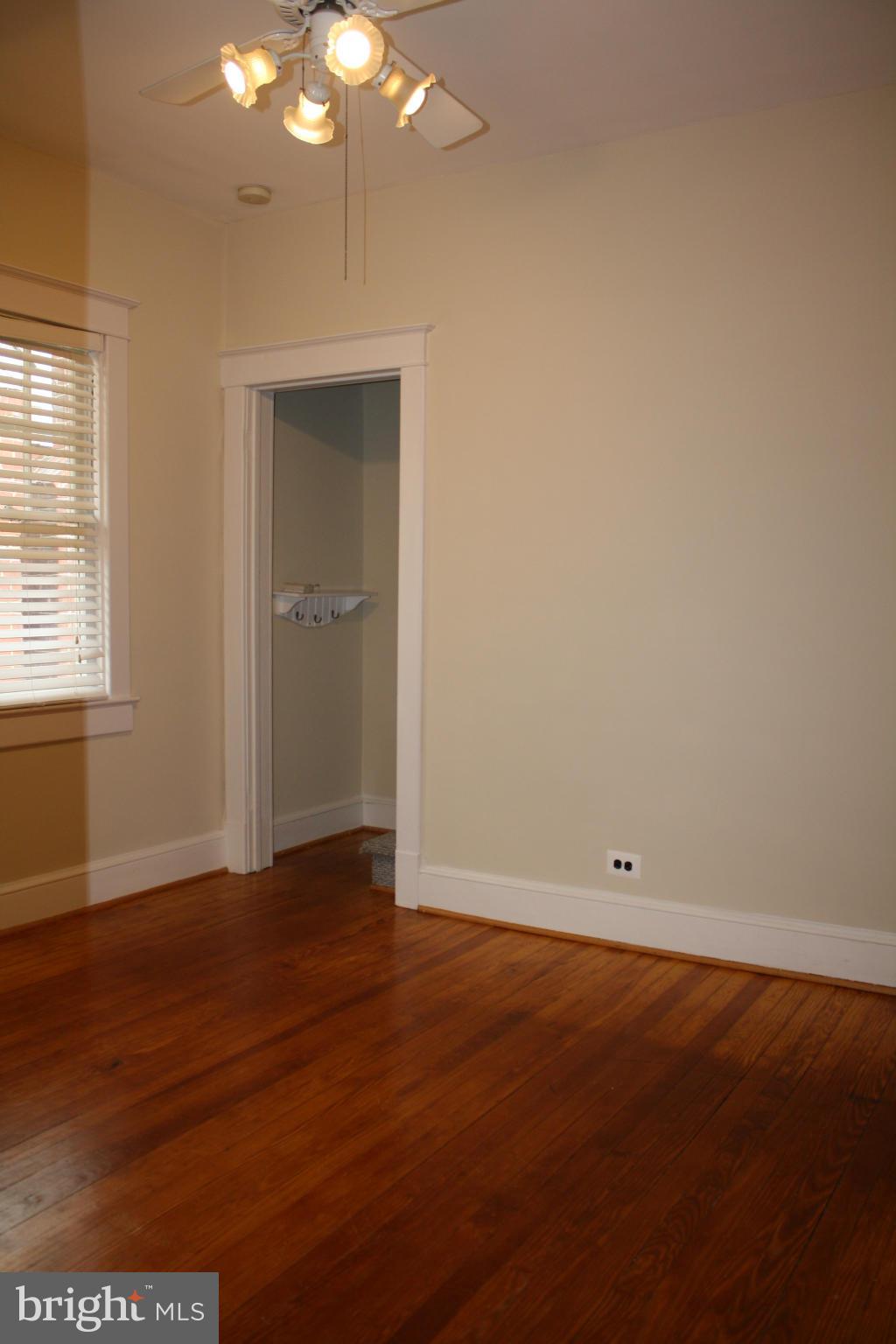 ROSEMONT PARK - Residential Lease