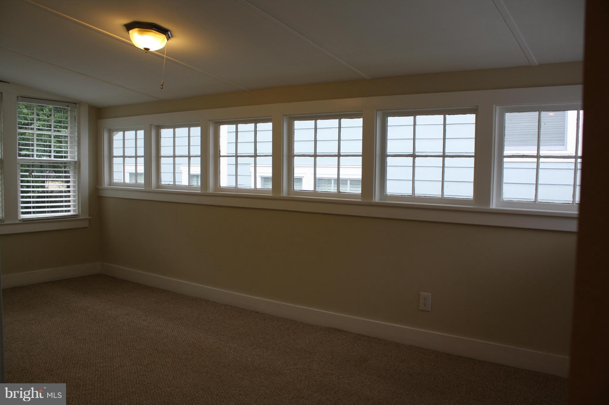 ROSEMONT PARK - Residential Lease