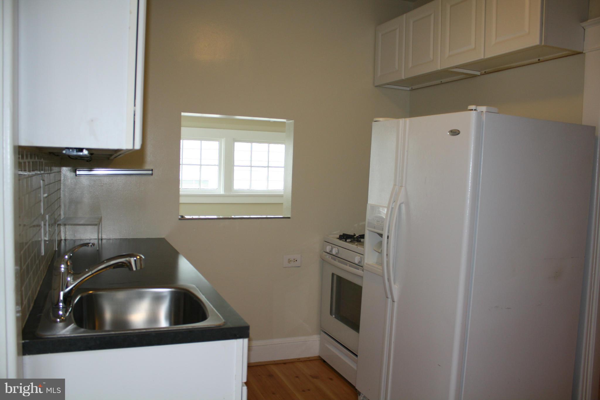 ROSEMONT PARK - Residential Lease