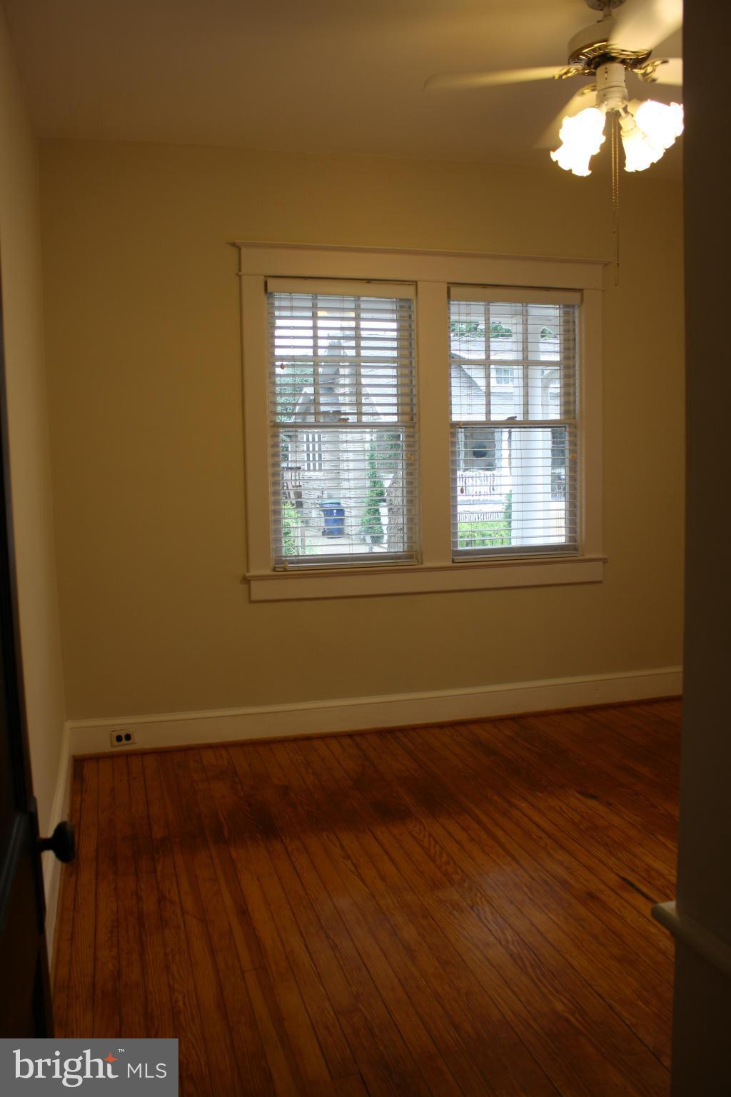 ROSEMONT PARK - Residential Lease