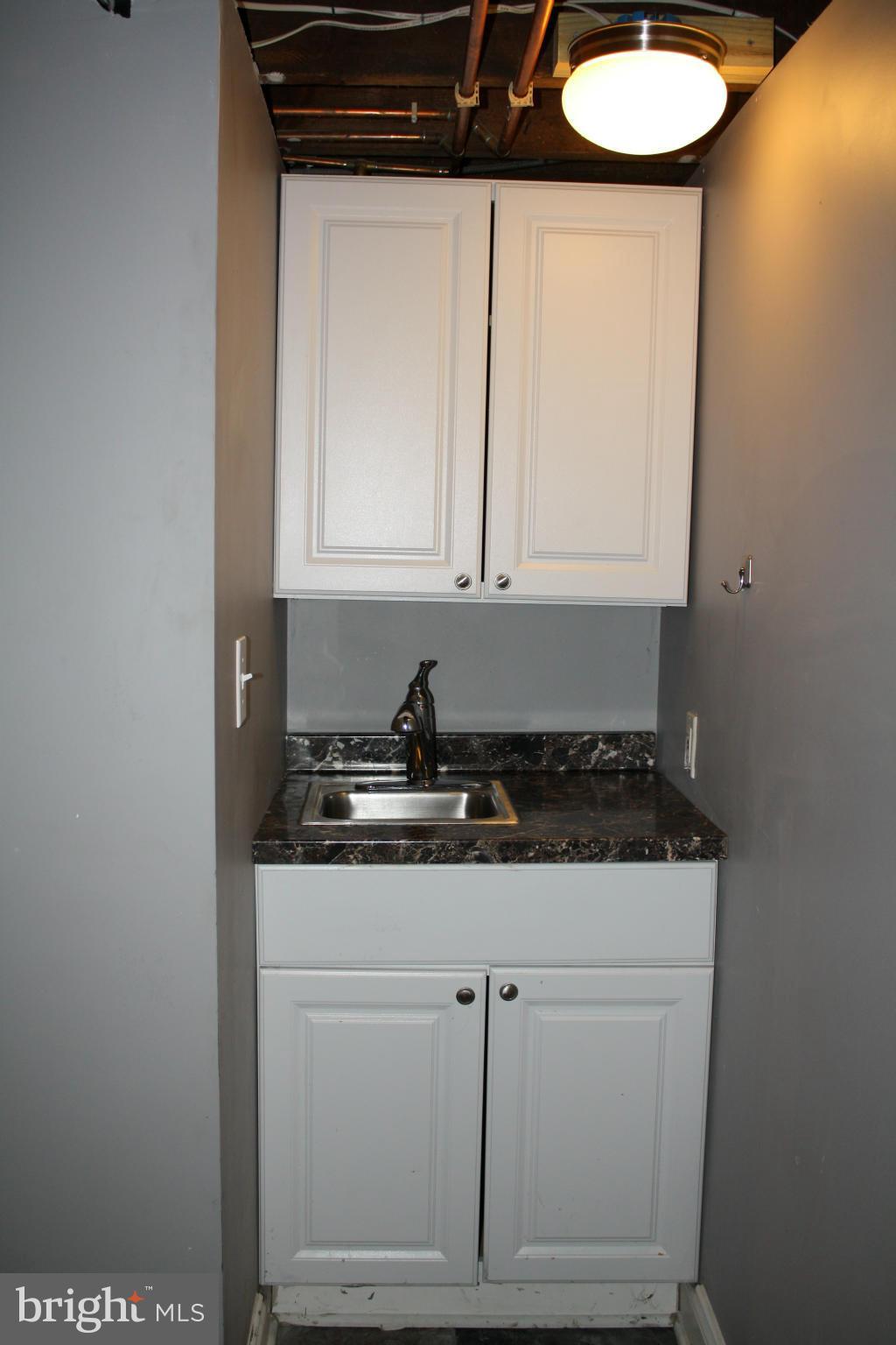 ROSEMONT PARK - Residential Lease