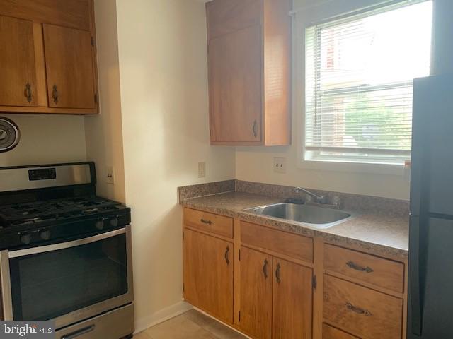 WEST HILLS - Residential Lease