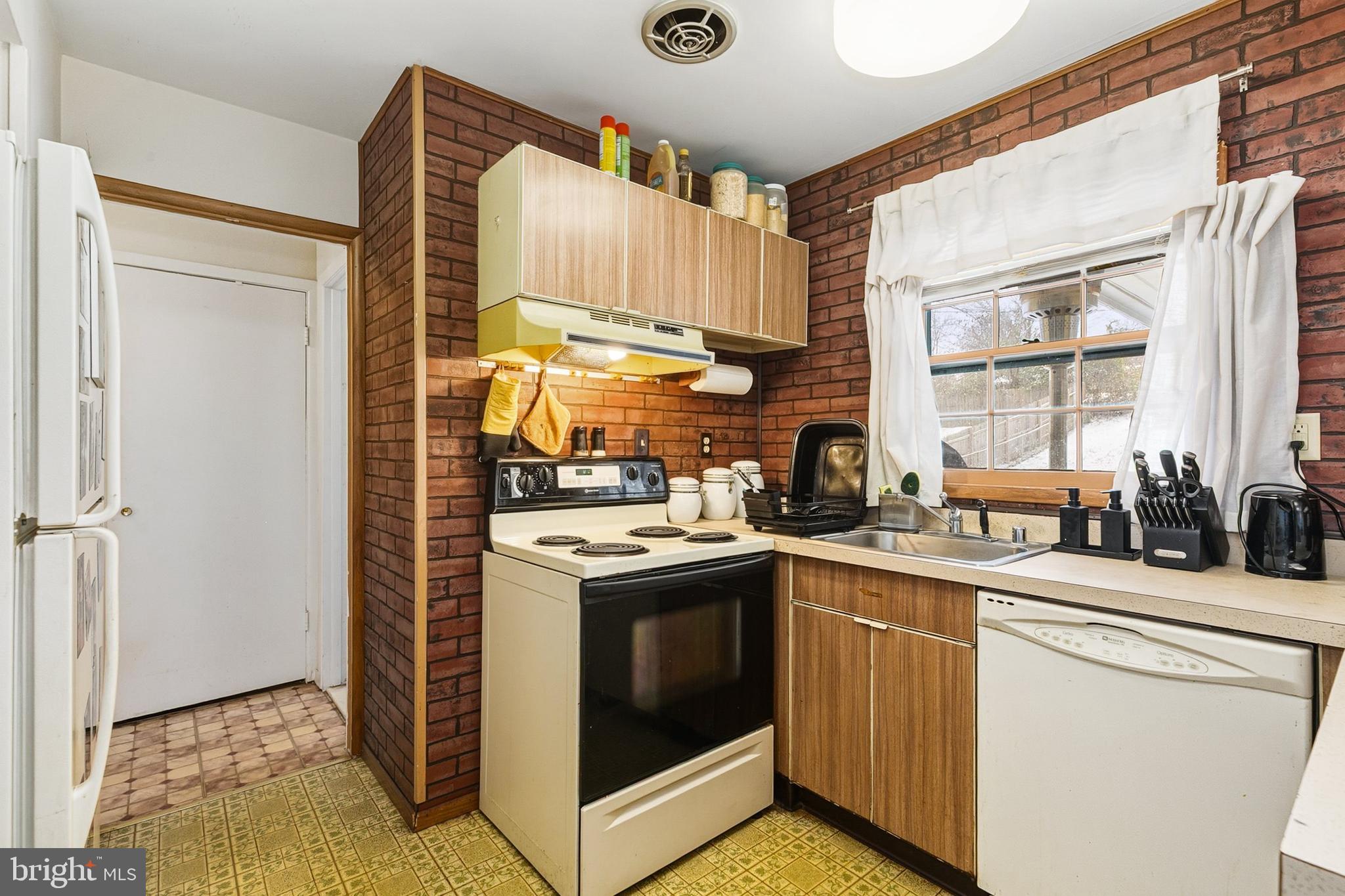 BUCKINGHAM AT BELAIR - Residential