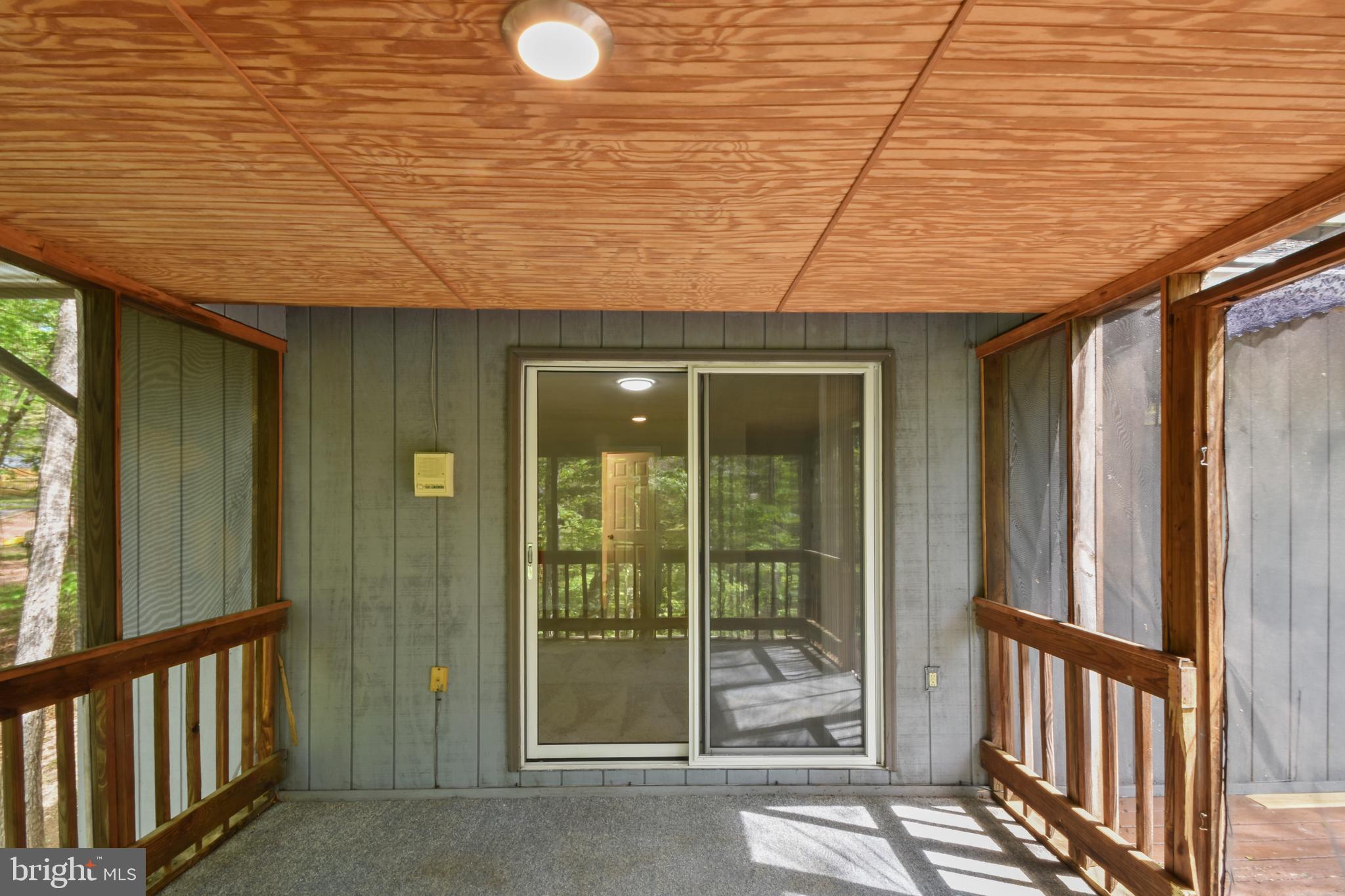 LAKE HOLIDAY ESTATES - Residential