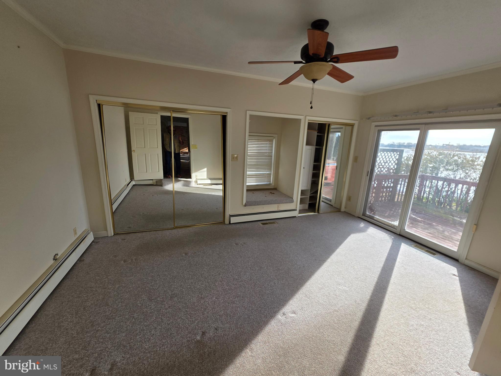 GOLDEN BEACH - Residential