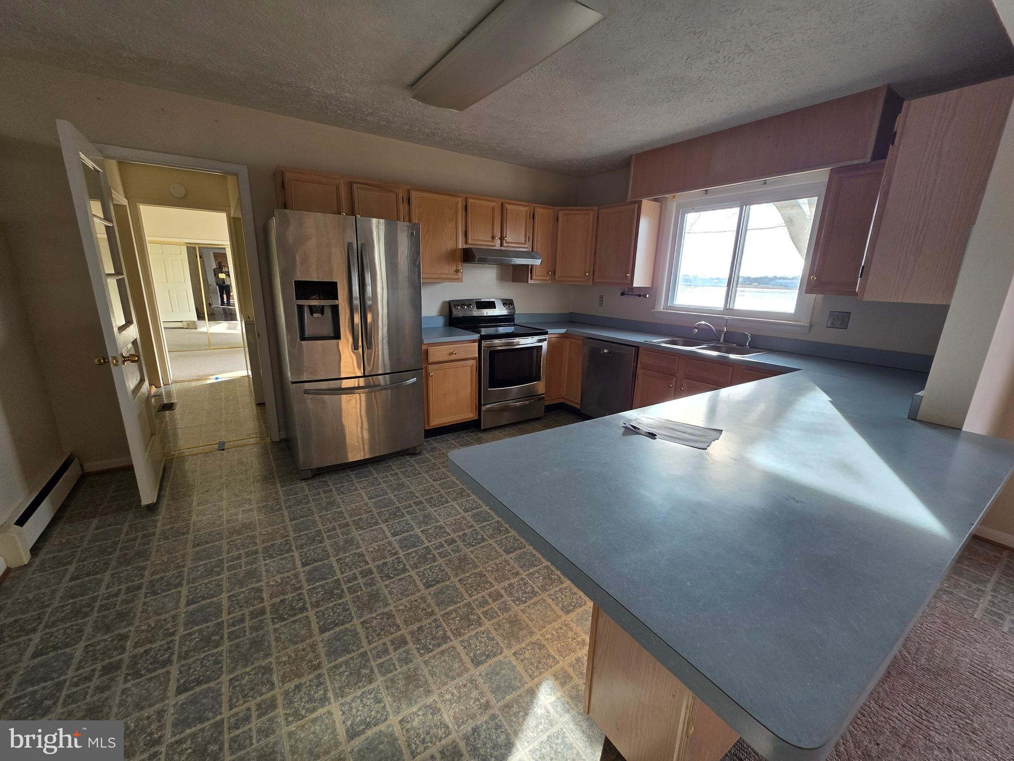 GOLDEN BEACH - Residential