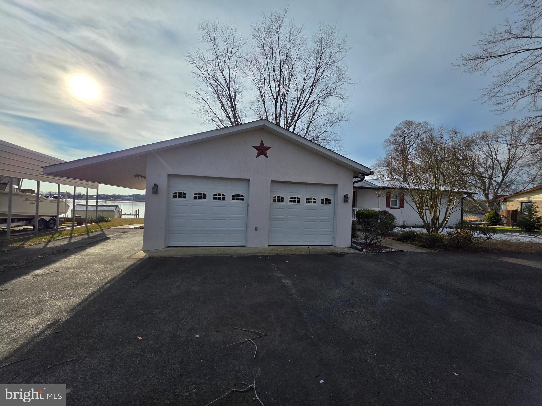 GOLDEN BEACH - Residential