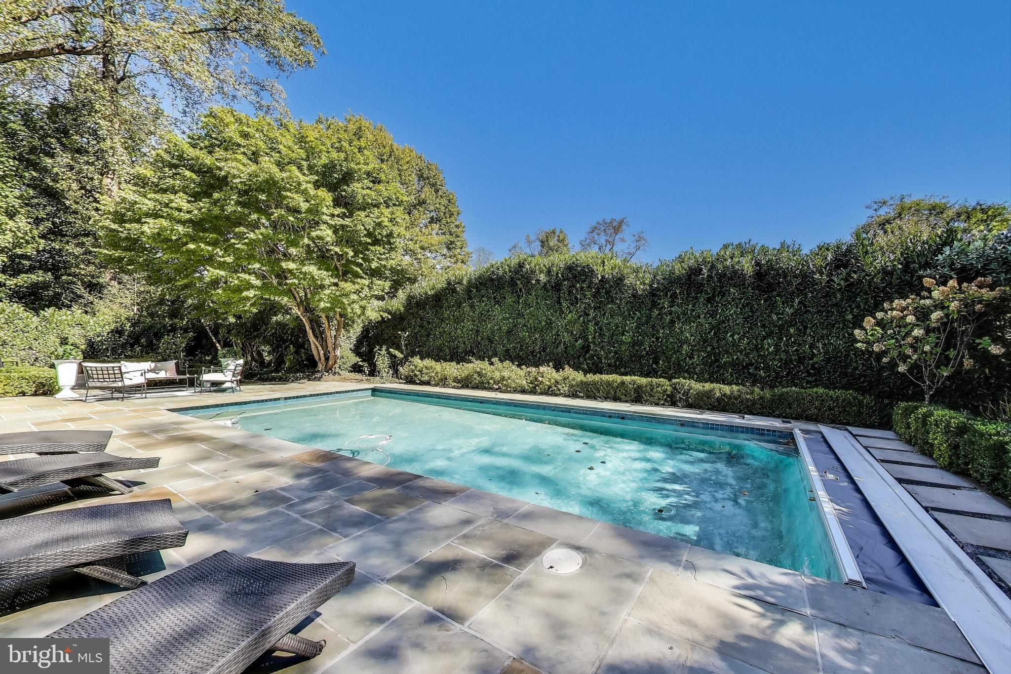 KENWOOD PARK - Residential