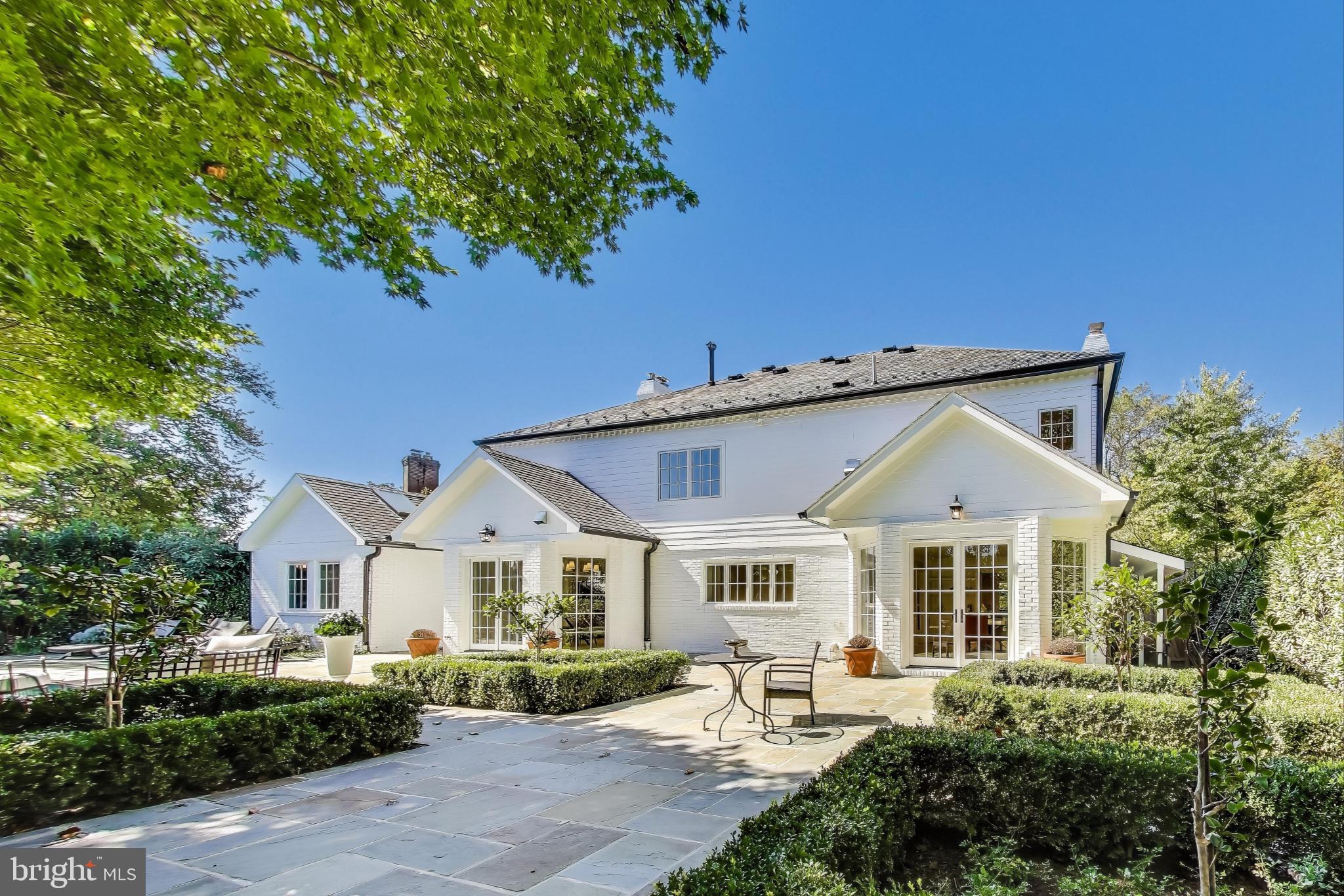 6017 SHADY OAK LANE