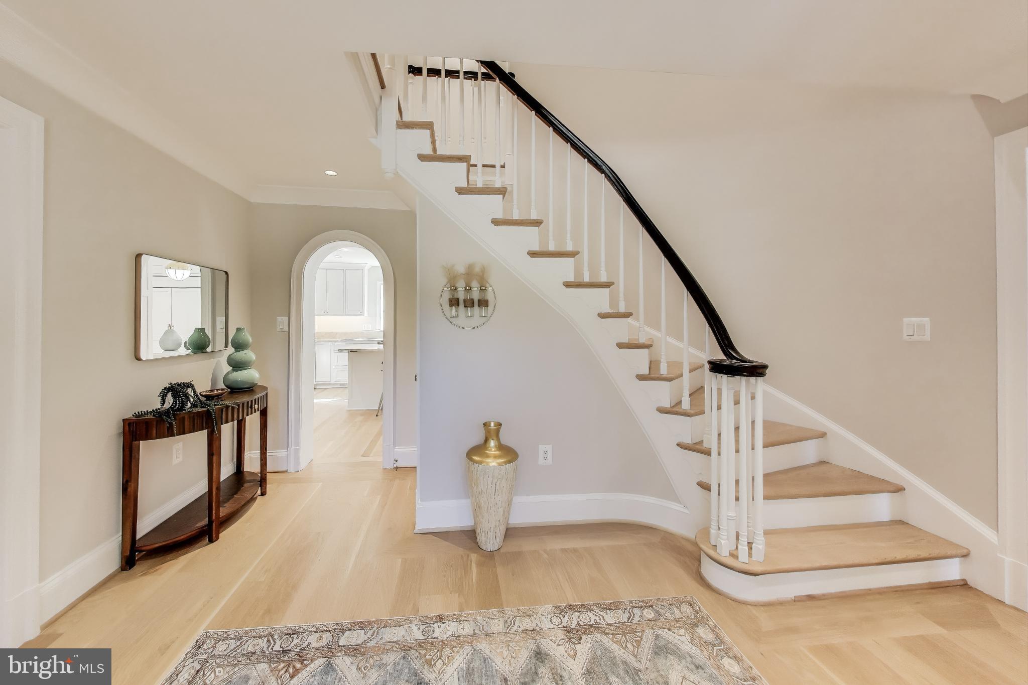 6017 SHADY OAK LANE