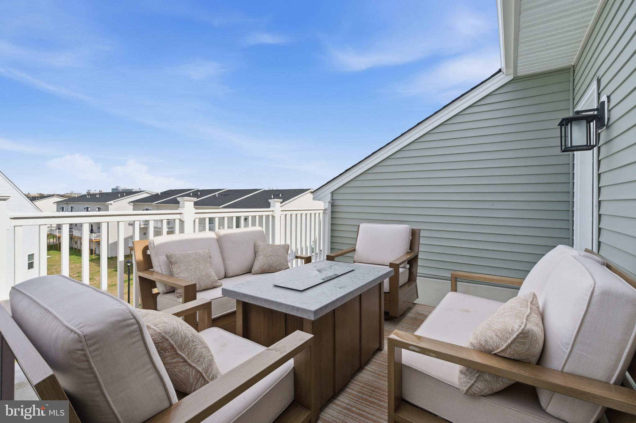 RIVER POINTE - Residential