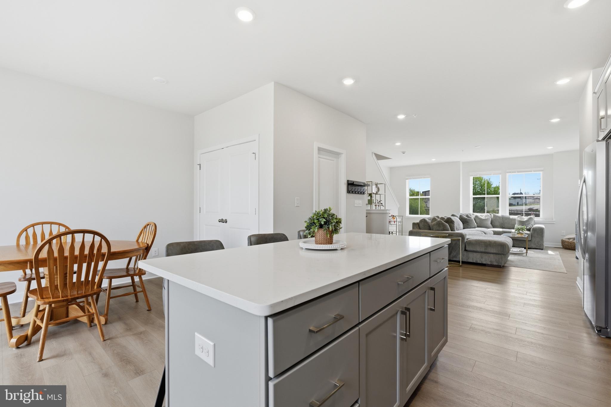 RIVER POINTE - Residential