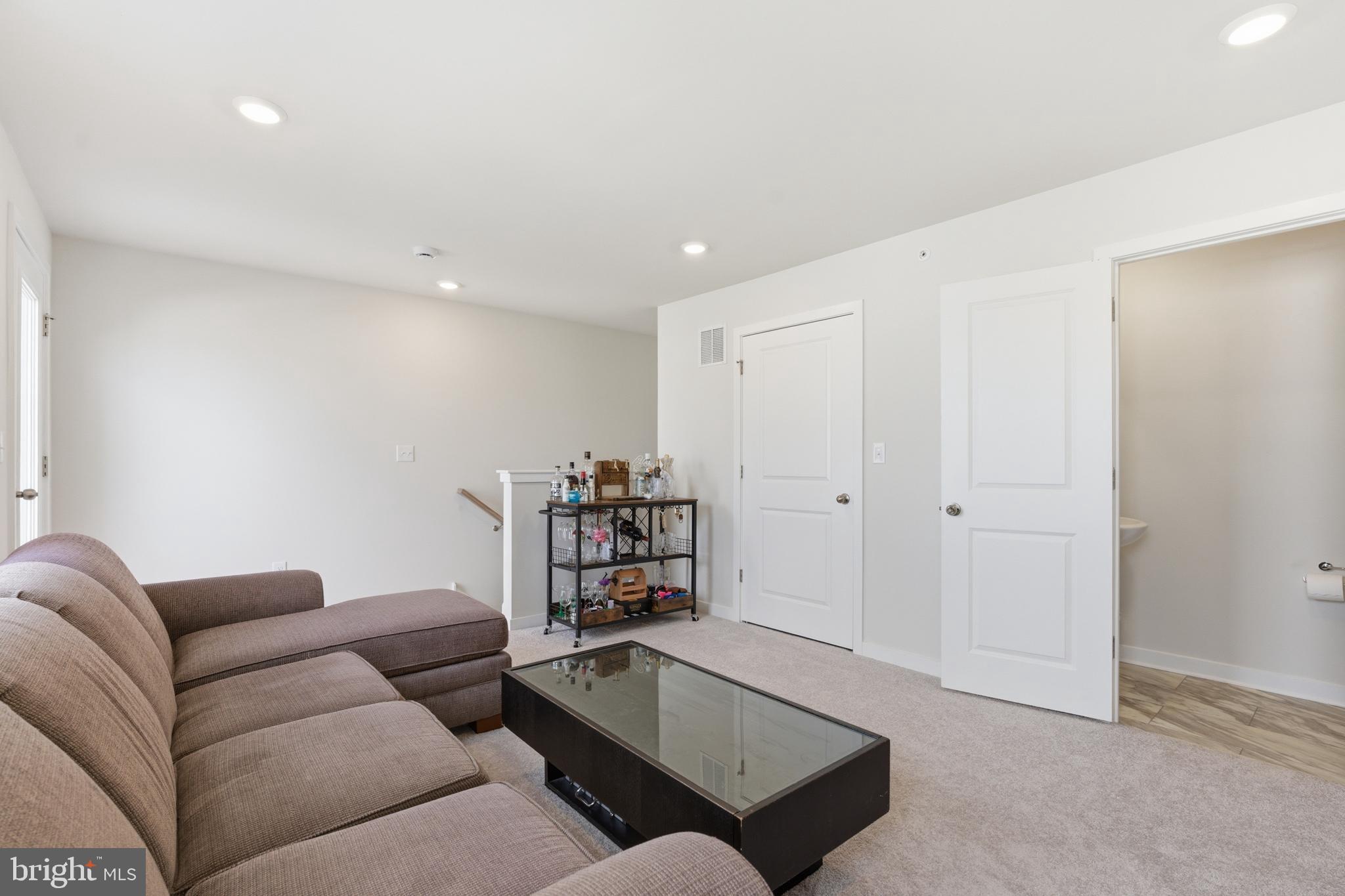 RIVER POINTE - Residential