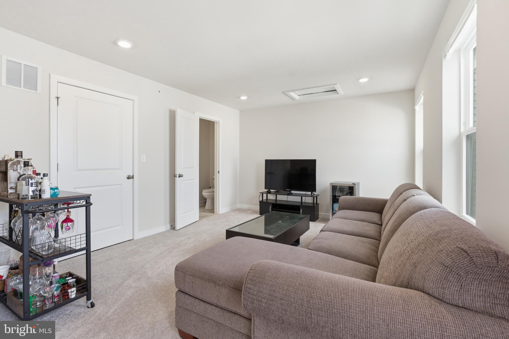 RIVER POINTE - Residential