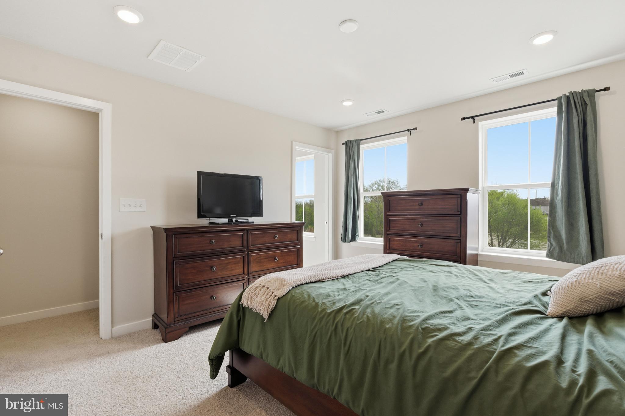 RIVER POINTE - Residential