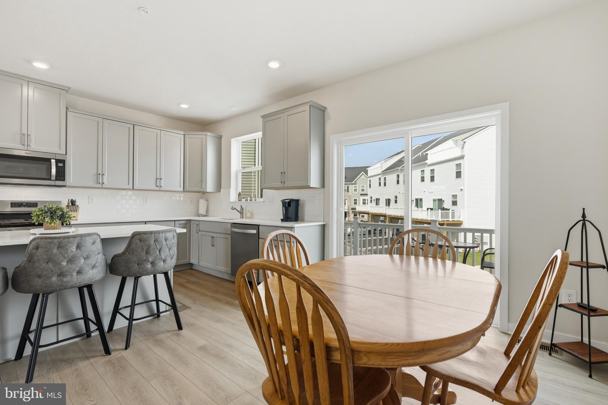 RIVER POINTE - Residential