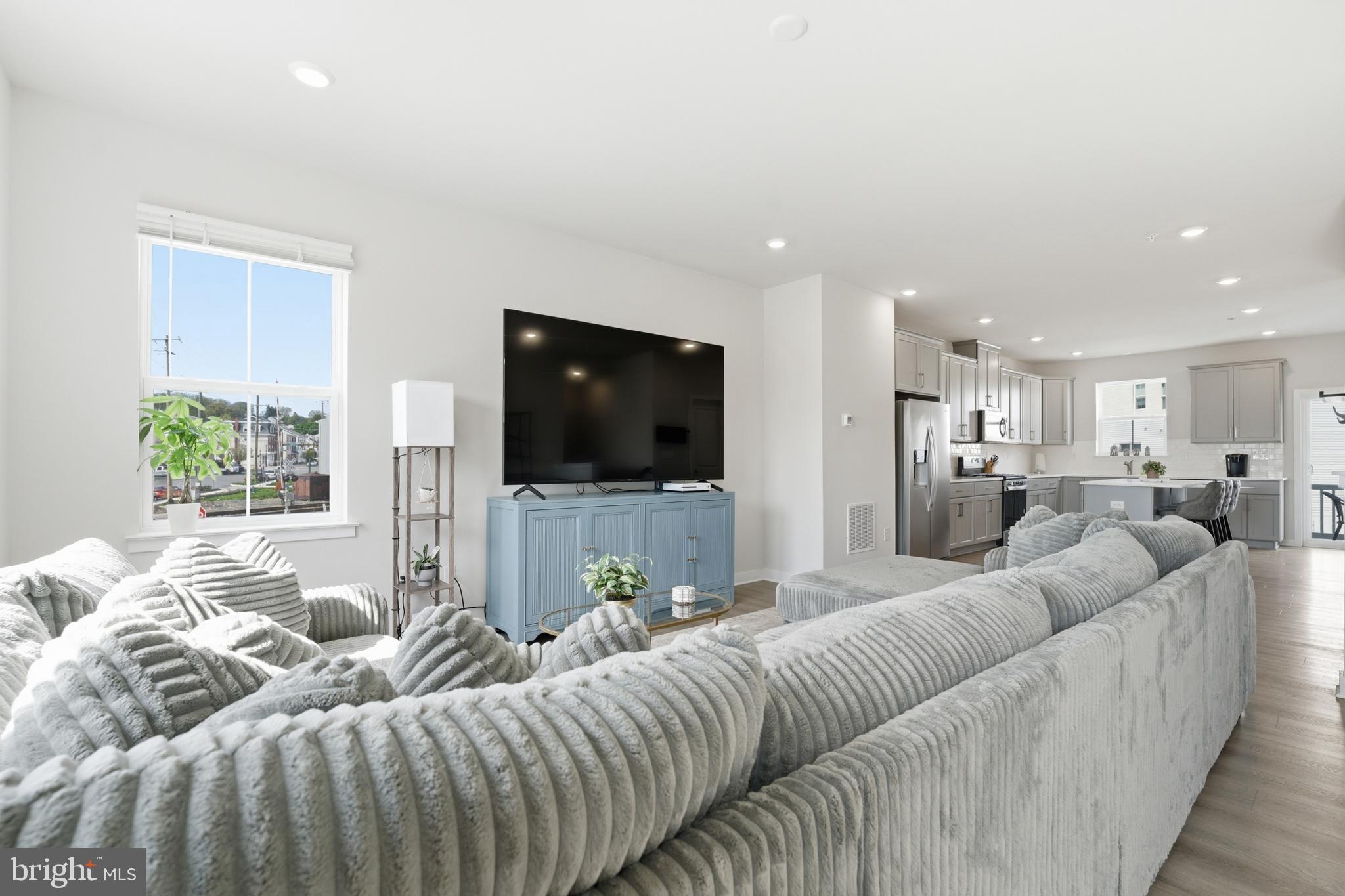 RIVER POINTE - Residential