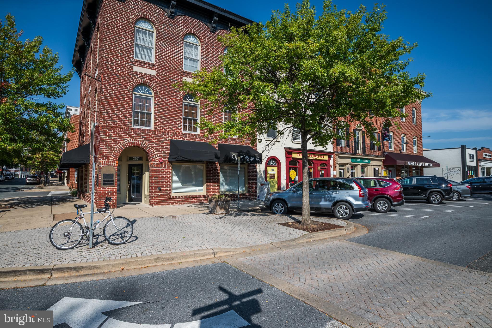 LAKELANDS - Residential Lease