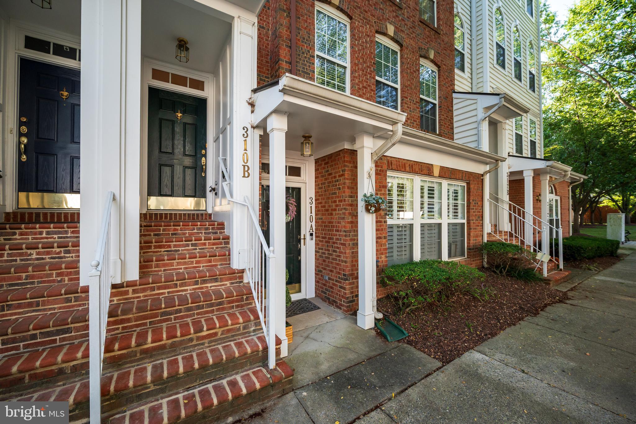 LAKELANDS - Residential Lease