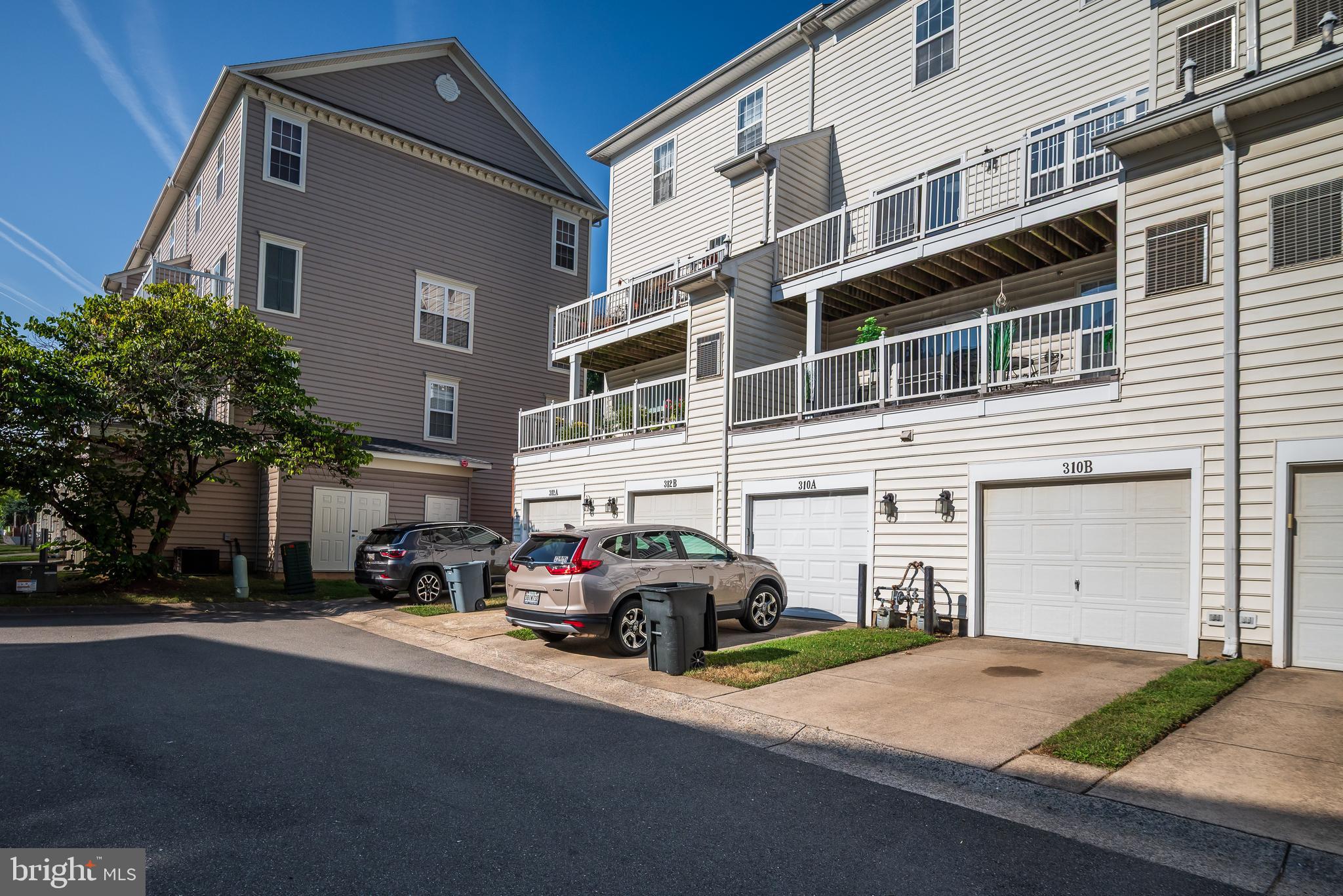 LAKELANDS - Residential Lease