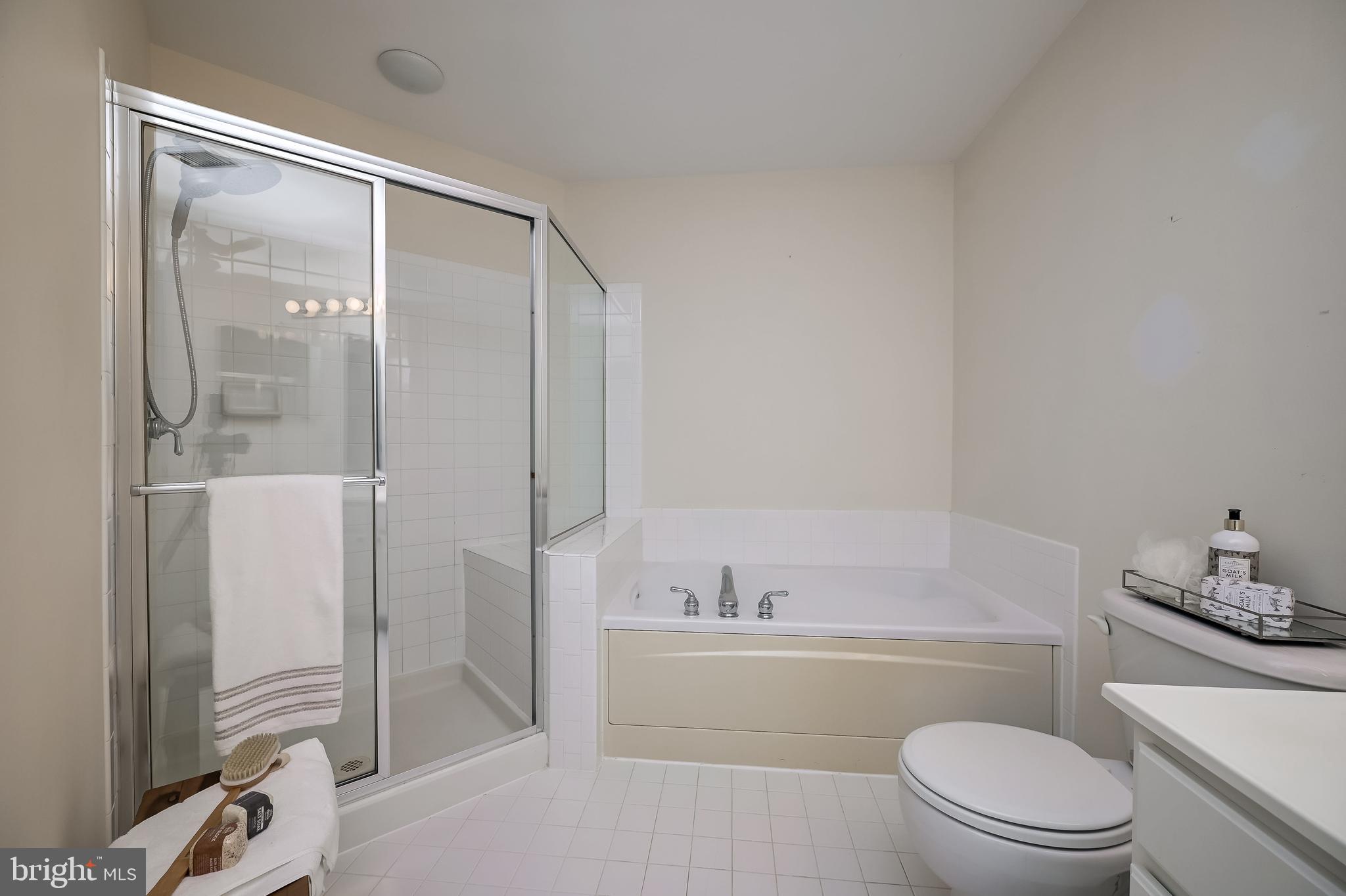 LAKELANDS - Residential Lease