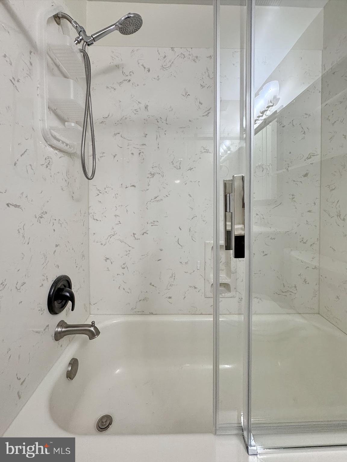 CLARKS RUN - Residential Lease