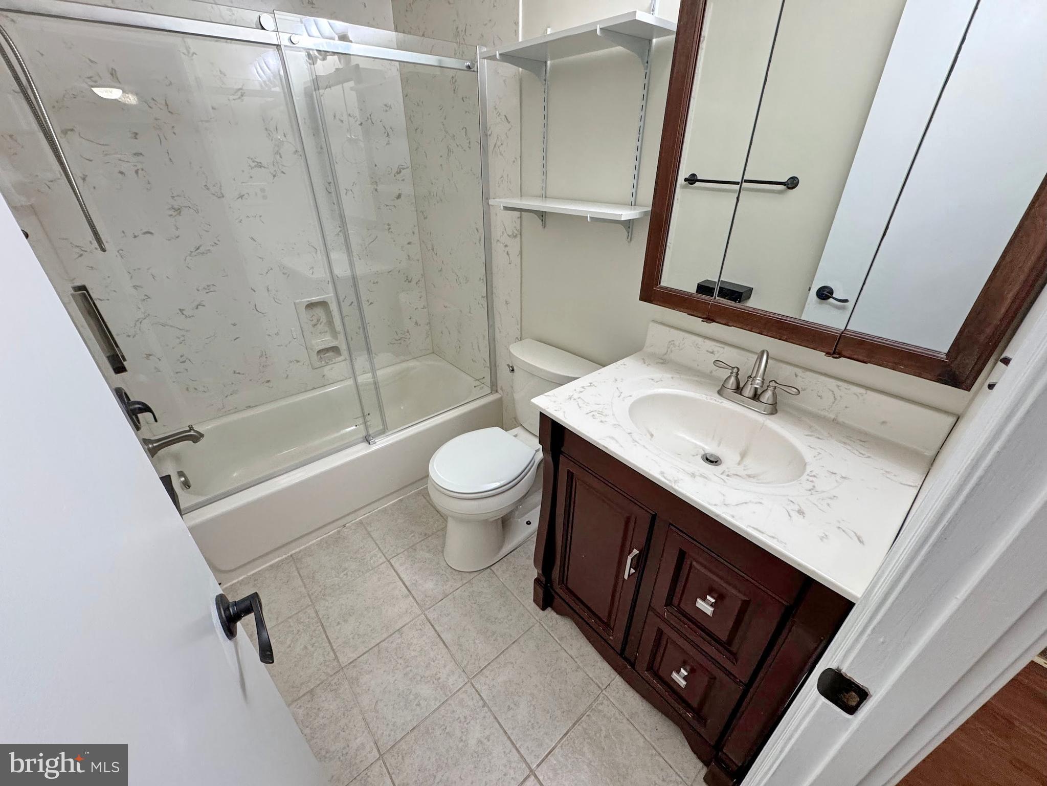 CLARKS RUN - Residential Lease