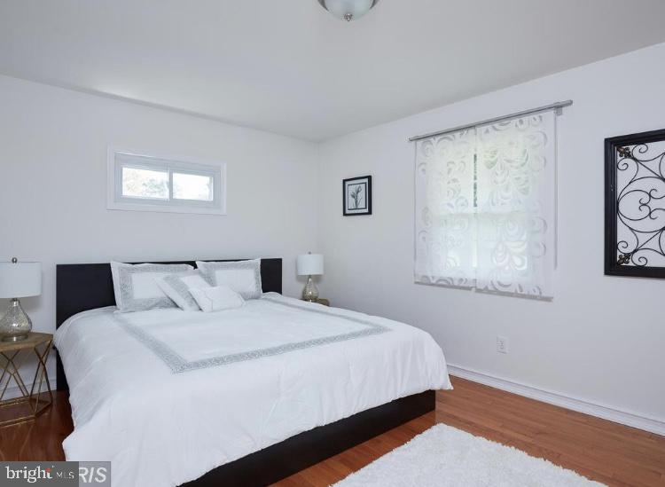 MANOR WOODS - Residential Lease