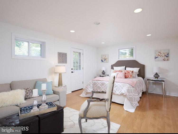 MANOR WOODS - Residential Lease