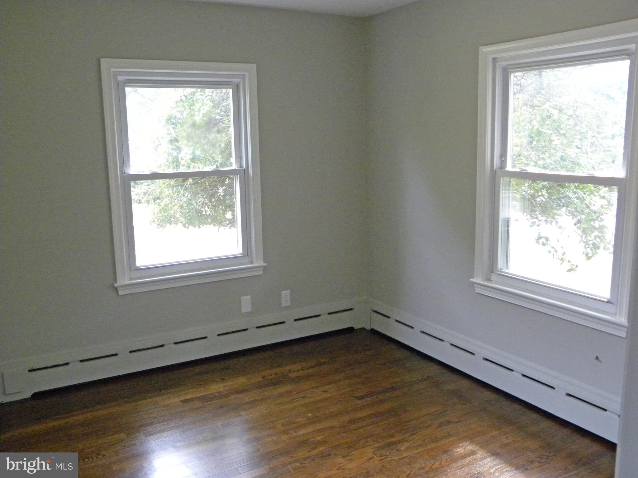 ROSEMONT PARK - Residential Lease