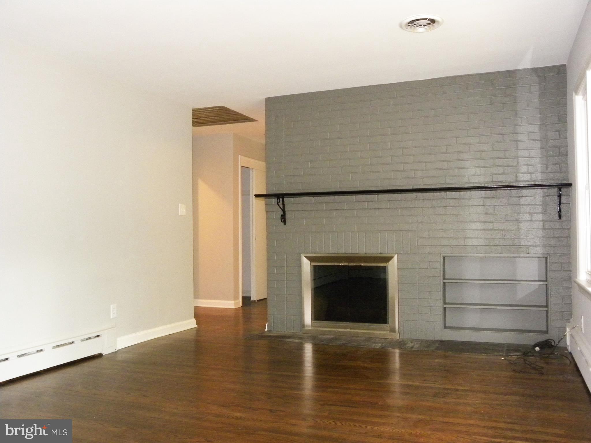 ROSEMONT PARK - Residential Lease