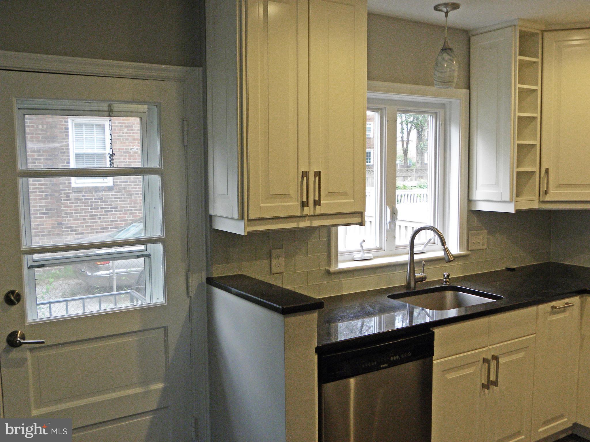 ROSEMONT PARK - Residential Lease