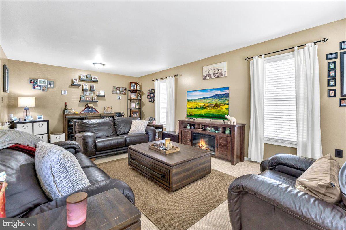 ST CHARLES HAMPSHIRE - Residential