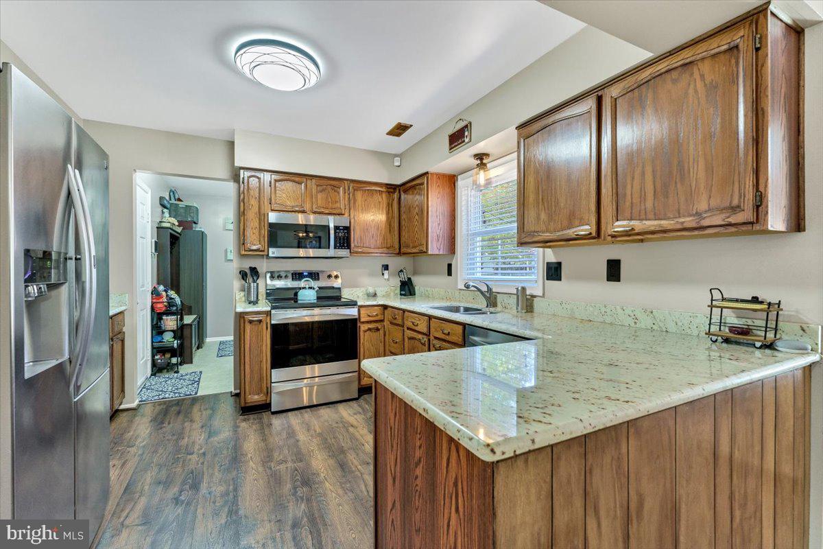 ST CHARLES HAMPSHIRE - Residential