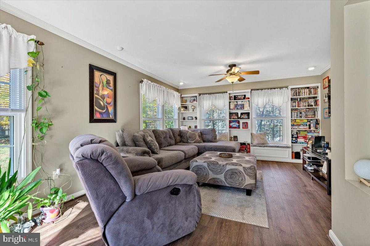 ST CHARLES HAMPSHIRE - Residential