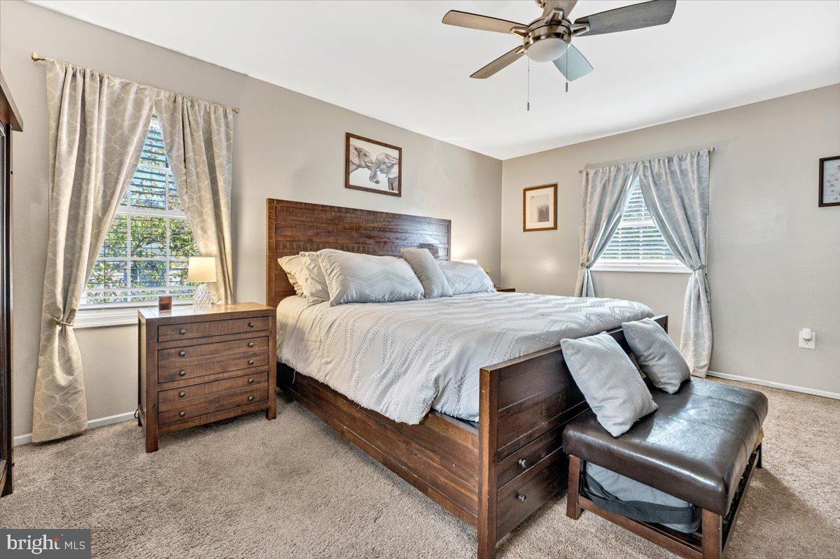 ST CHARLES HAMPSHIRE - Residential