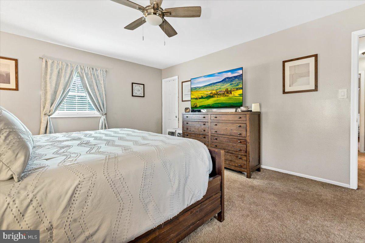 ST CHARLES HAMPSHIRE - Residential