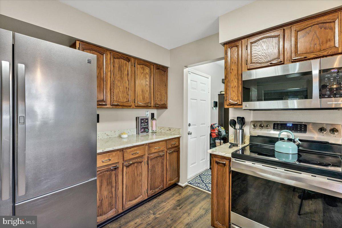 ST CHARLES HAMPSHIRE - Residential