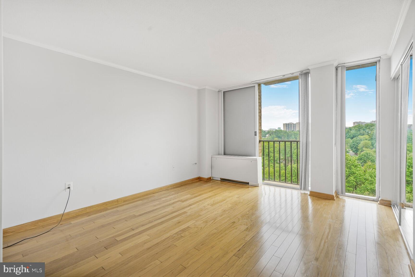 THE CARLTON - Residential