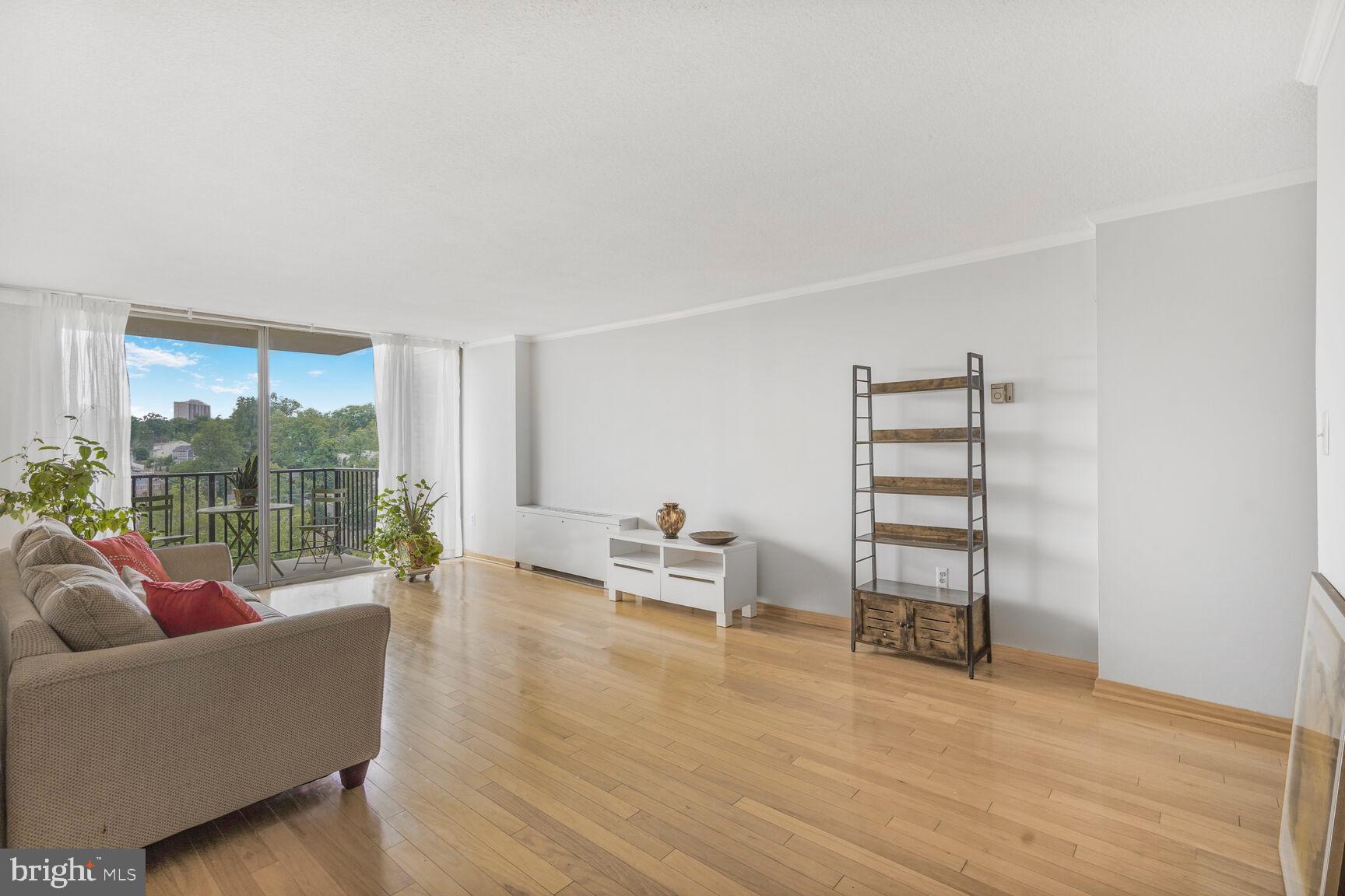 THE CARLTON - Residential