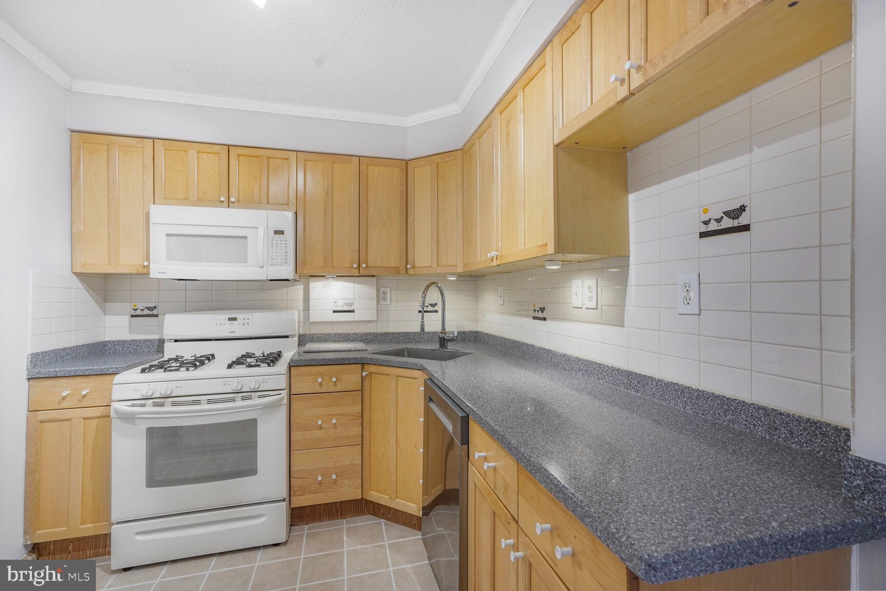 THE CARLTON - Residential