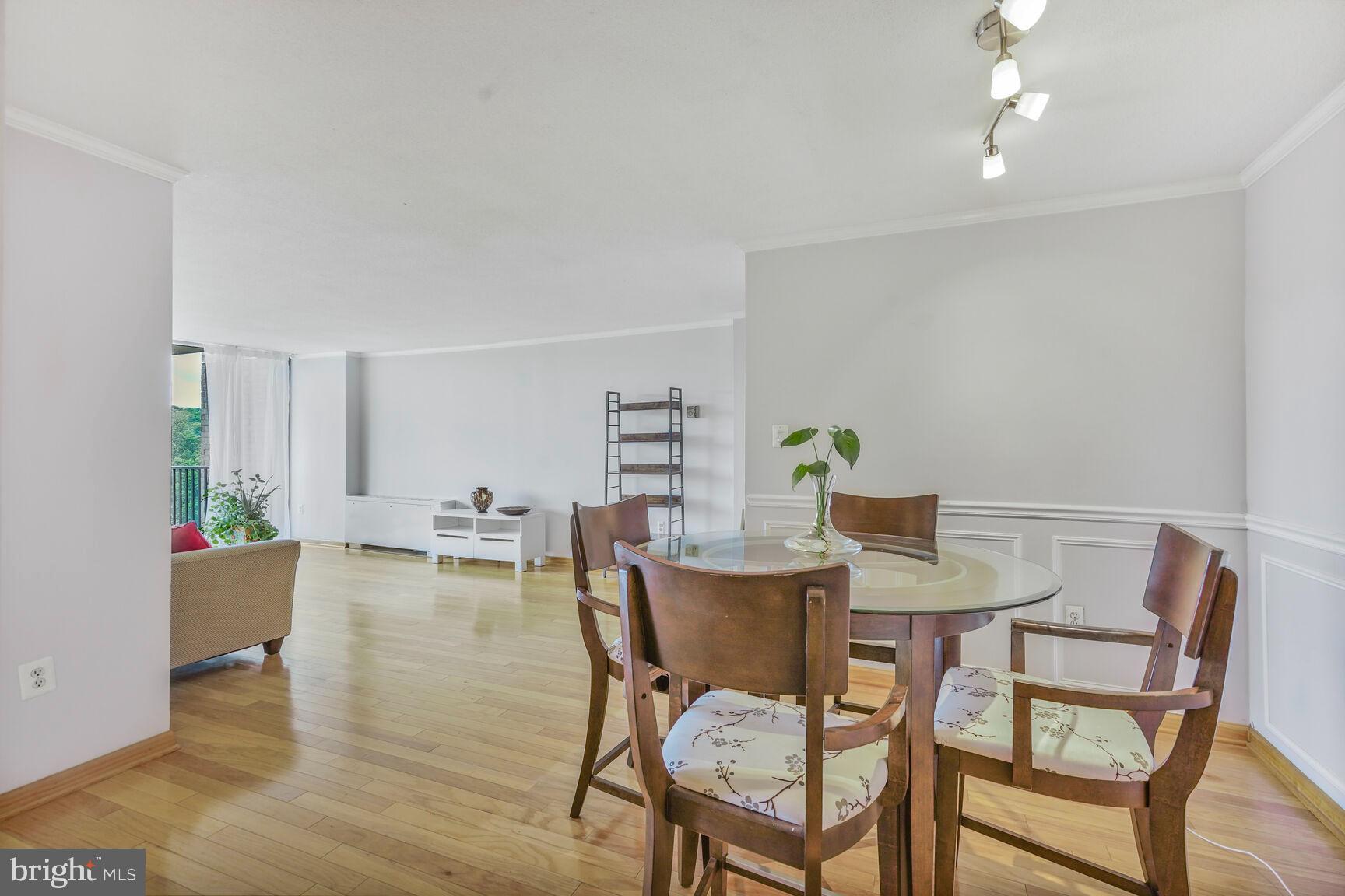 THE CARLTON - Residential