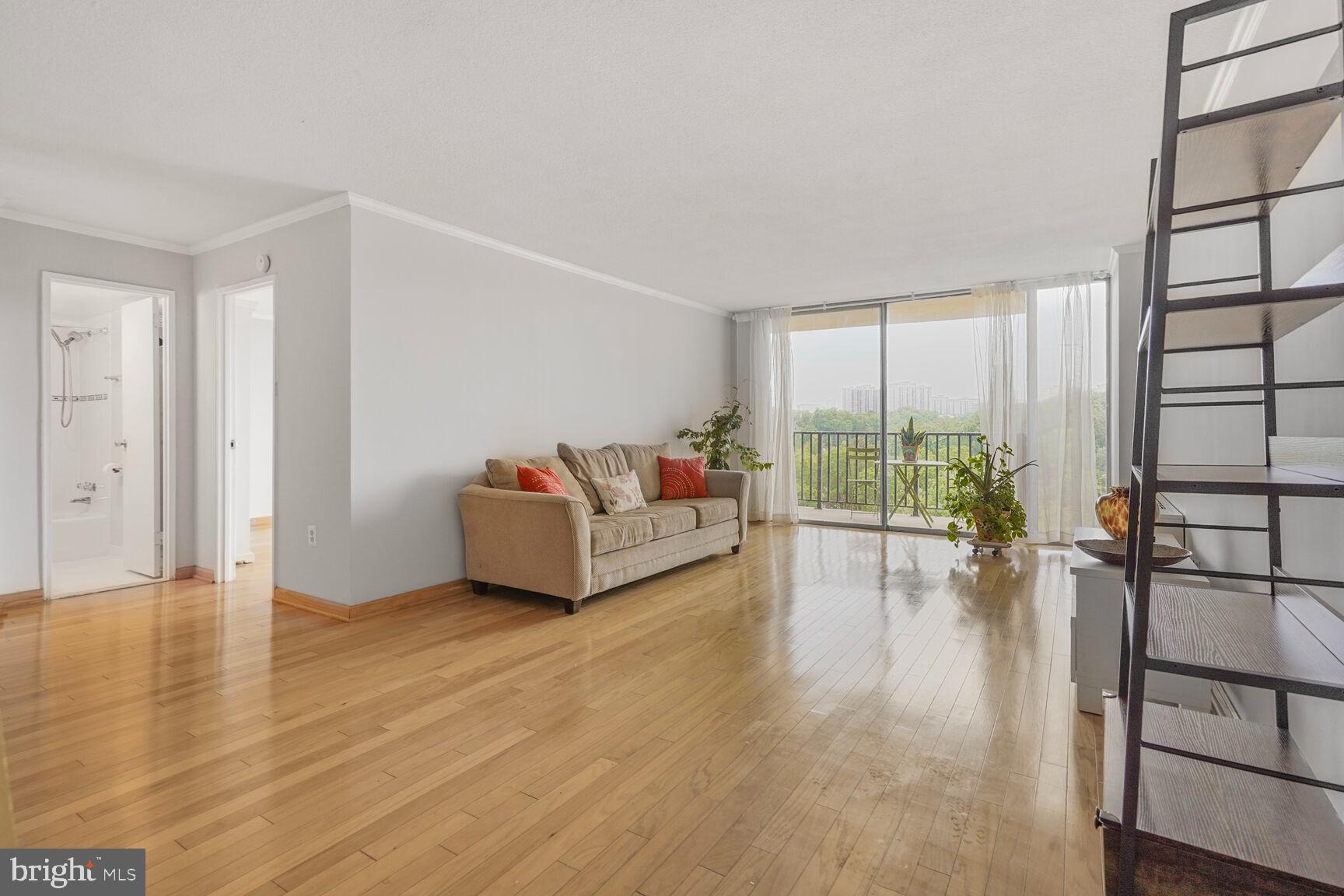 THE CARLTON - Residential