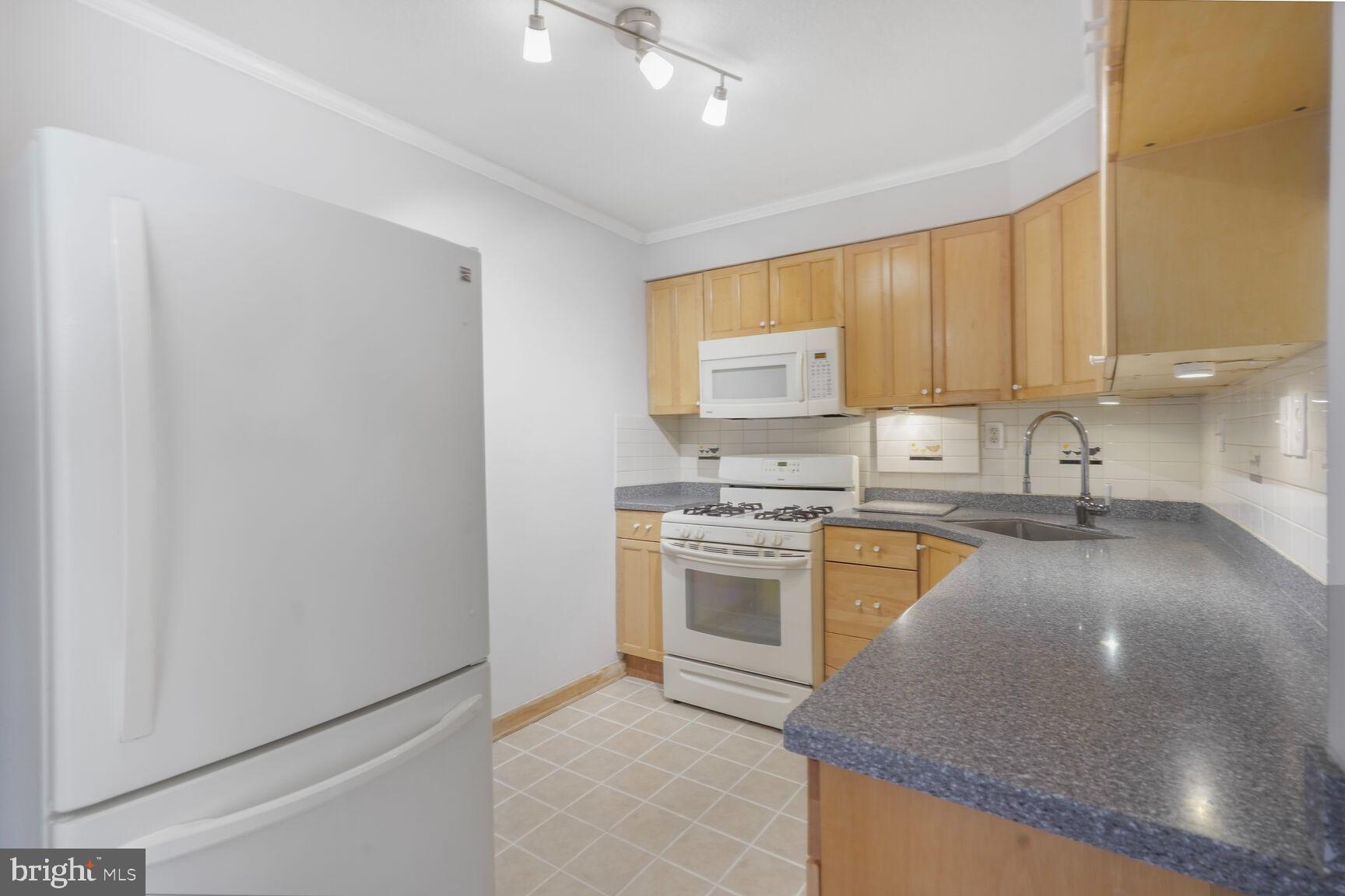 THE CARLTON - Residential