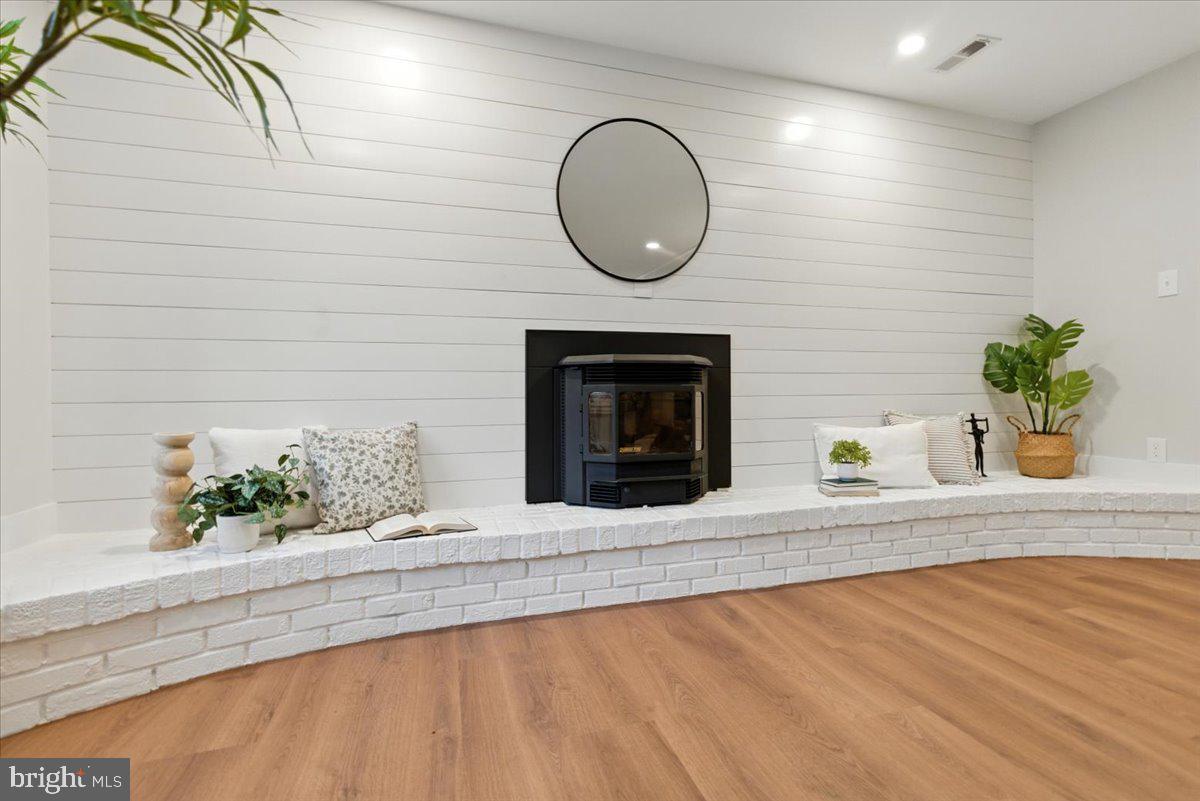 5 N MEADOW DRIVE