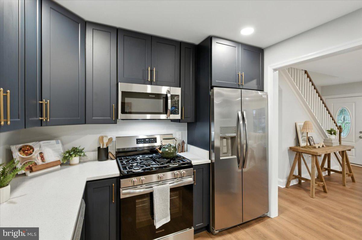 COUNTRY CLUB ESTATES - Residential