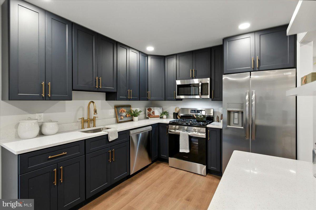 COUNTRY CLUB ESTATES - Residential