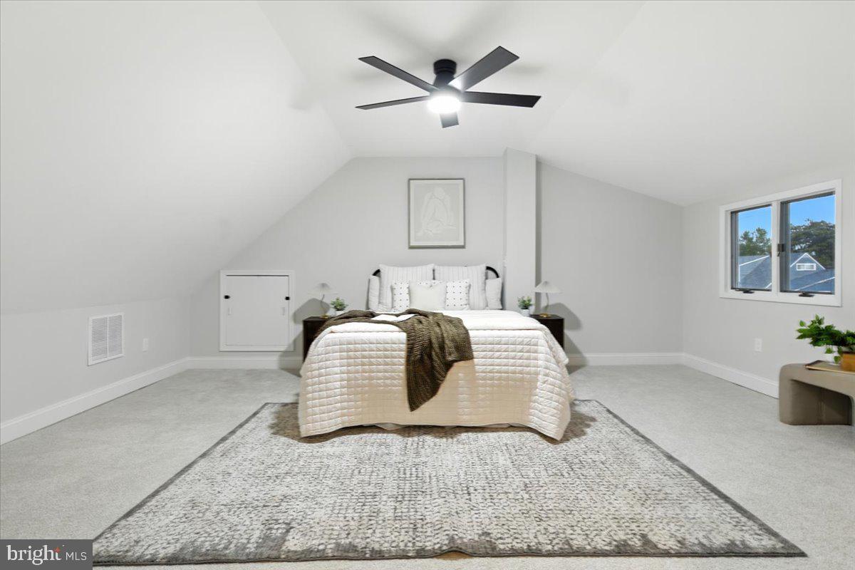 COUNTRY CLUB ESTATES - Residential